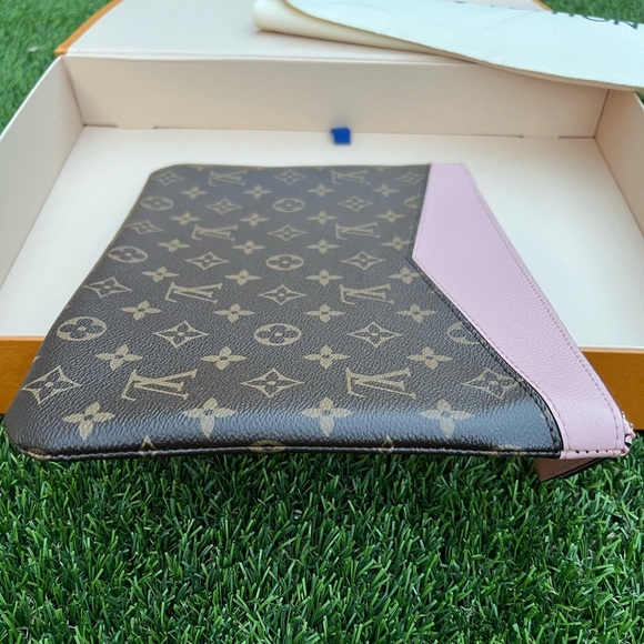 ❌SOLD❌Louis Vuitton Daily Pouch Monogram Rose Ballerine - Picture 10 of 16